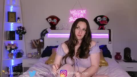 Devyn Reign online show from May 17, 4:43 am