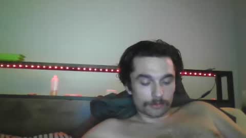 Snapshot of devyy333 chatting on February 11, 8:52 am devyy333 online show from February 11, 8:52 am