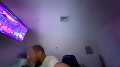 Snapshot of deznuts130 chatting on March 6, 5:14 am deznuts130 online show from March 6, 5:14 am