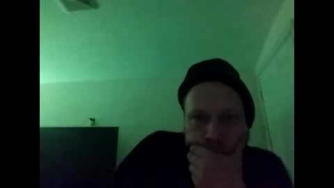 Snapshot of deznuts130 chatting on February 9, 8:29 am deznuts130 online show from February 9, 8:29 am