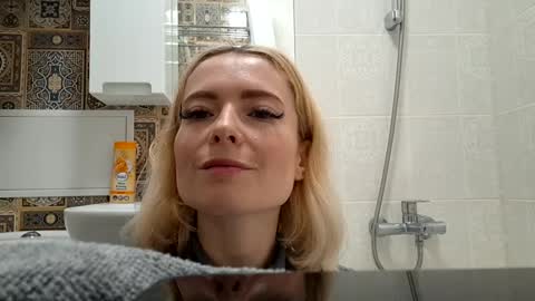 dgesika254182 online show from January 19, 7:47 pm