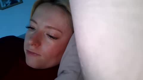 dgesika254182 online show from January 25, 9:04 pm