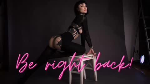 dgtlgrl online show from November 10, 12:04 pm