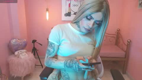 Snapshot of dhalton_x chatting on February 12, 3:01 am Dhalton online show from February 12, 3:01 am