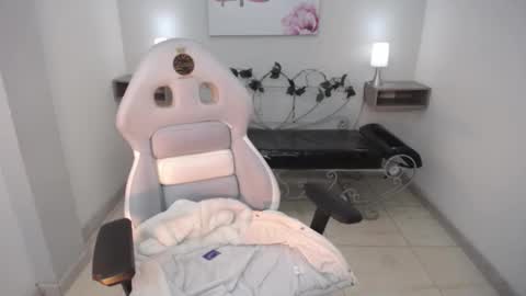 Snapshot of dhalton_x chatting on March 1, 12:01 am Dhalton online show from March 1, 12:01 am