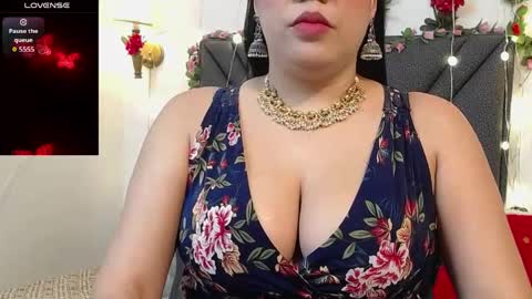 Snapshot of dharanisnisha chatting on June 1, 12:18 pm dharanisnisha online show from June 1, 12:18 pm
