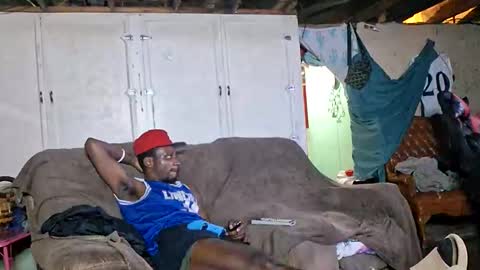 Snapshot of dhbbc454336 chatting on September 17, 7:10 am Marcus D-von Steel as the raunchy ass sniffer thrill me with your online show from September 17, 7:10 am