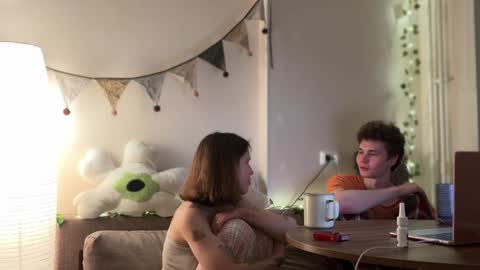 Di Alex online show from January 4, 4:43 pm