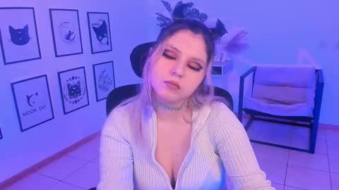 Dia online show from February 1, 4:54 pm