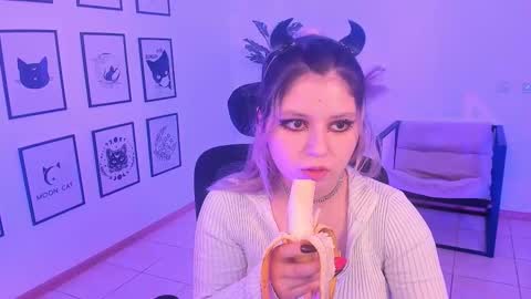 Dia online show from February 1, 11:06 pm