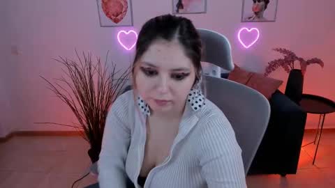 Dia online show from February 8, 5:29 pm