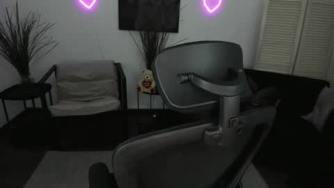 Dia online show from February 22, 7:34 pm