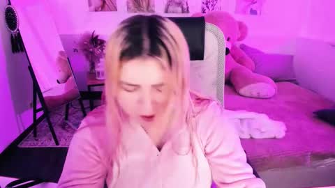 Dia online show from February 24, 7:23 pm