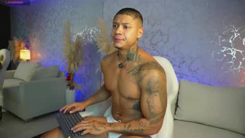 Snapshot of diagostone chatting on January 17, 1:49 pm Diego online show from January 17, 1:49 pm