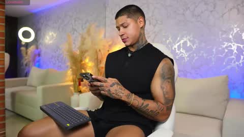 Snapshot of diagostone chatting on February 18, 12:39 am Diego online show from February 18, 12:39 am