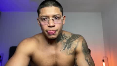 Snapshot of diagostone chatting on February 20, 2:19 am Diego online show from February 20, 2:19 am