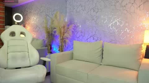 Snapshot of diagostone chatting on February 20, 1:22 pm Diego online show from February 20, 1:22 pm