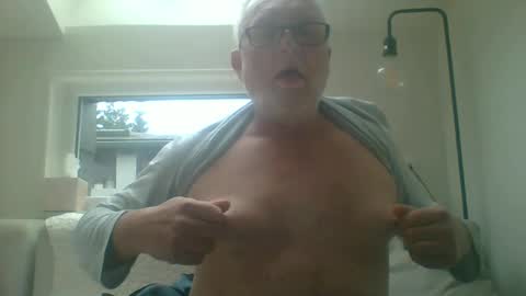 Snapshot of dial76 chatting on December 26, 2:16 pm dial76 online show from December 26, 2:16 pm