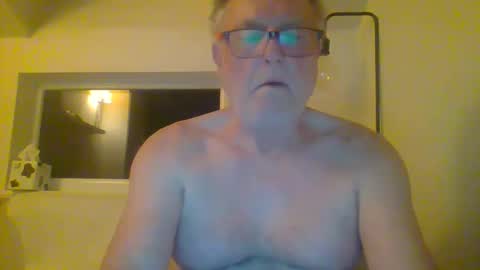 Snapshot of dial76 chatting on February 18, 3:42 am dial76 online show from February 18, 3:42 am