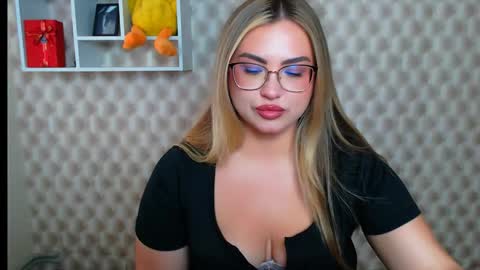 Kriss online show from June 2, 8:49 am