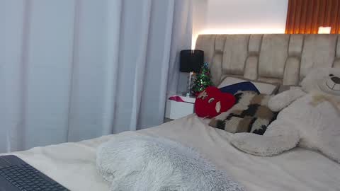 diamond_canela online show from December 10, 4:34 am