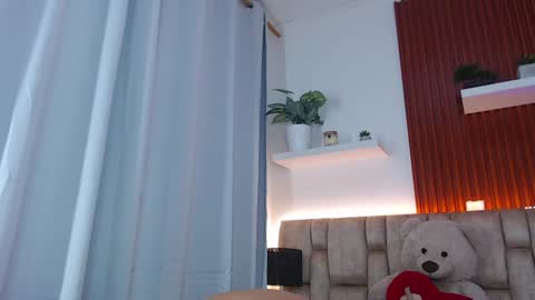 diamond_canela online show from December 24, 3:05 am