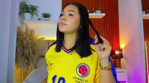 diamond_canela online show from July 4, 3:02 am