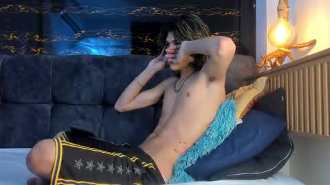 Snapshot of diamond_twink chatting on October 11, 7:45 pm diamond_twink online show from October 11, 7:45 pm