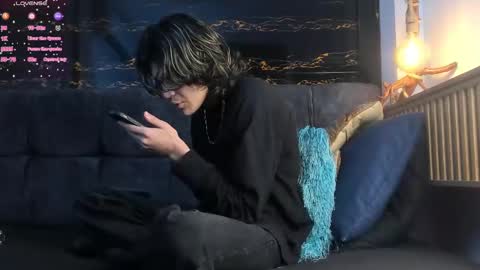 Snapshot of diamond_twink chatting on November 6, 3:51 am diamond_twink online show from November 6, 3:51 am