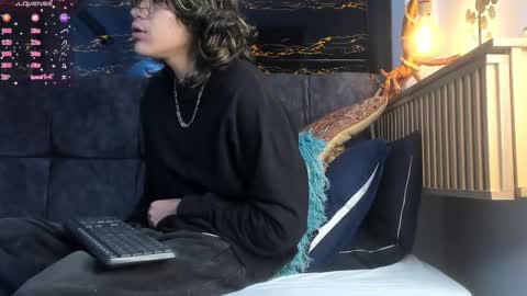 Snapshot of diamond_twink chatting on November 14, 4:11 am diamond_twink online show from November 14, 4:11 am