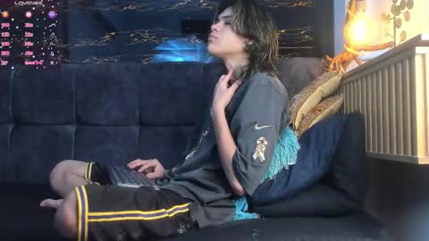 Snapshot of diamond_twink chatting on November 26, 4:02 am diamond_twink online show from November 26, 4:02 am