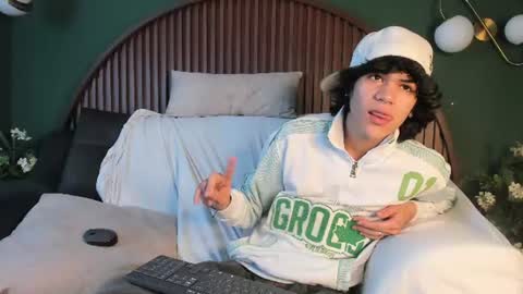 diamond_twink online show from July 26, 5:48 am