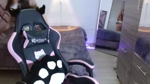 Snapshot of diamondgold28 chatting on November 26, 6:09 pm diamondgold28 online show from November 26, 6:09 pm