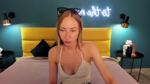 Snapshot of diana_garrett chatting on July 20, 1:42 am Diana online show from July 20, 1:42 am