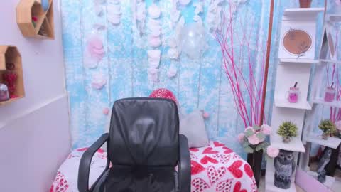 Snapshot of diana_serna chatting on February 15, 1:42 am Diana online show from February 15, 1:42 am