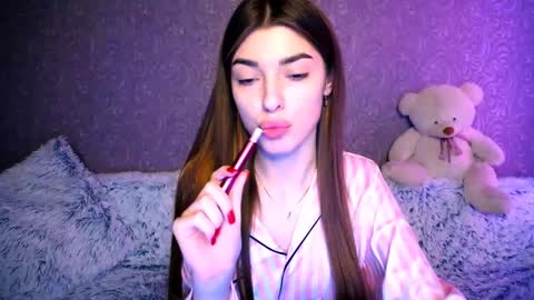 Snapshot of dianaa_lee chatting on January 9, 5:02 am DIANA online show from January 9, 5:02 am