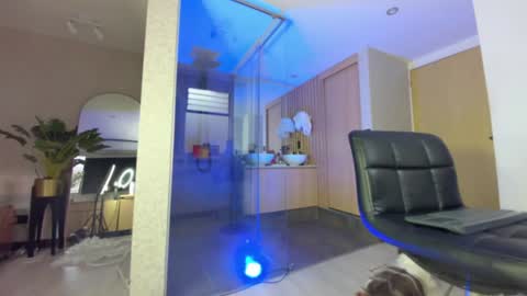 Snapshot of dianac1998 chatting on September 13, 9:14 pm dianac1998 online show from September 13, 9:14 pm