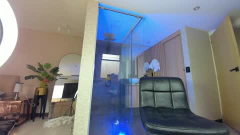 dianac1998 online show from April 13, 5:18 pm