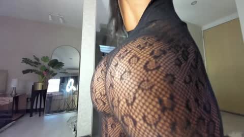 Snapshot of dianac1998 chatting on May 5, 5:10 pm dianac1998 online show from May 5, 5:10 pm