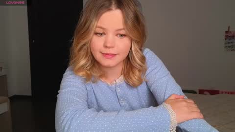 Snapshot of dianaholiday chatting on September 25, 1:26 pm Olga online show from September 25, 1:26 pm