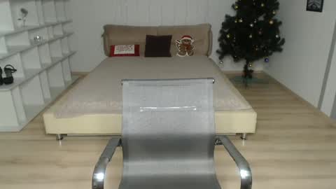 Diana online show from January 8, 1:02 pm