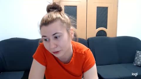 Snapshot of dianasmiey7 chatting on January 16, 7:10 pm dianasmiey7 online show from January 16, 7:10 pm