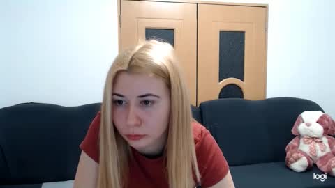 Snapshot of dianasmiey7 chatting on February 5, 6:59 pm dianasmiey7 online show from February 5, 6:59 pm