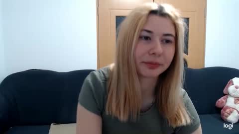 Snapshot of dianasmiey7 chatting on March 8, 8:22 am dianasmiey7 online show from March 8, 8:22 am