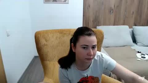 Snapshot of dianasmiey7 chatting on May 8, 6:41 am dianasmiey7 online show from May 8, 6:41 am