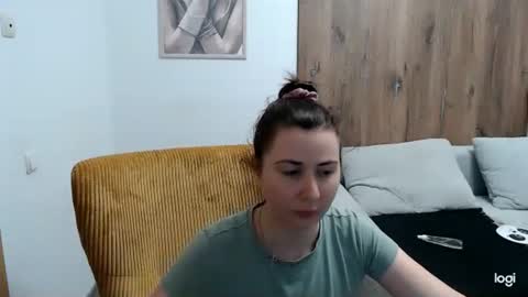 Snapshot of dianasmiey7 chatting on May 10, 6:57 pm dianasmiey7 online show from May 10, 6:57 pm