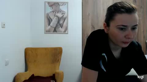 Snapshot of dianasmiey7 chatting on June 3, 3:50 pm dianasmiey7 online show from June 3, 3:50 pm