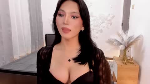 Kianna online show from December 22, 7:44 am