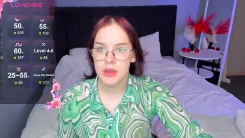 Snapshot of dianne_davis chatting on December 7, 2:53 am Dianne online show from December 7, 2:53 am