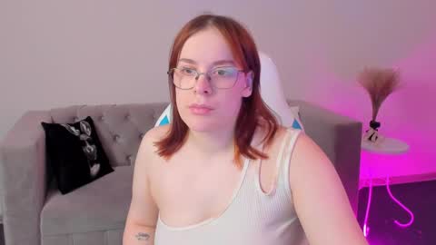 Snapshot of dianne_davis chatting on February 24, 8:38 am Dianne online show from February 24, 8:38 am